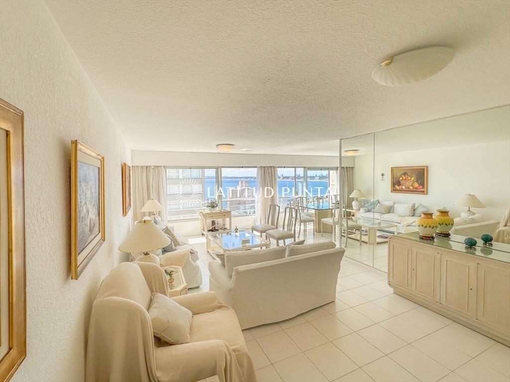 Apartamento en Peninsula, 3 dormitorios y