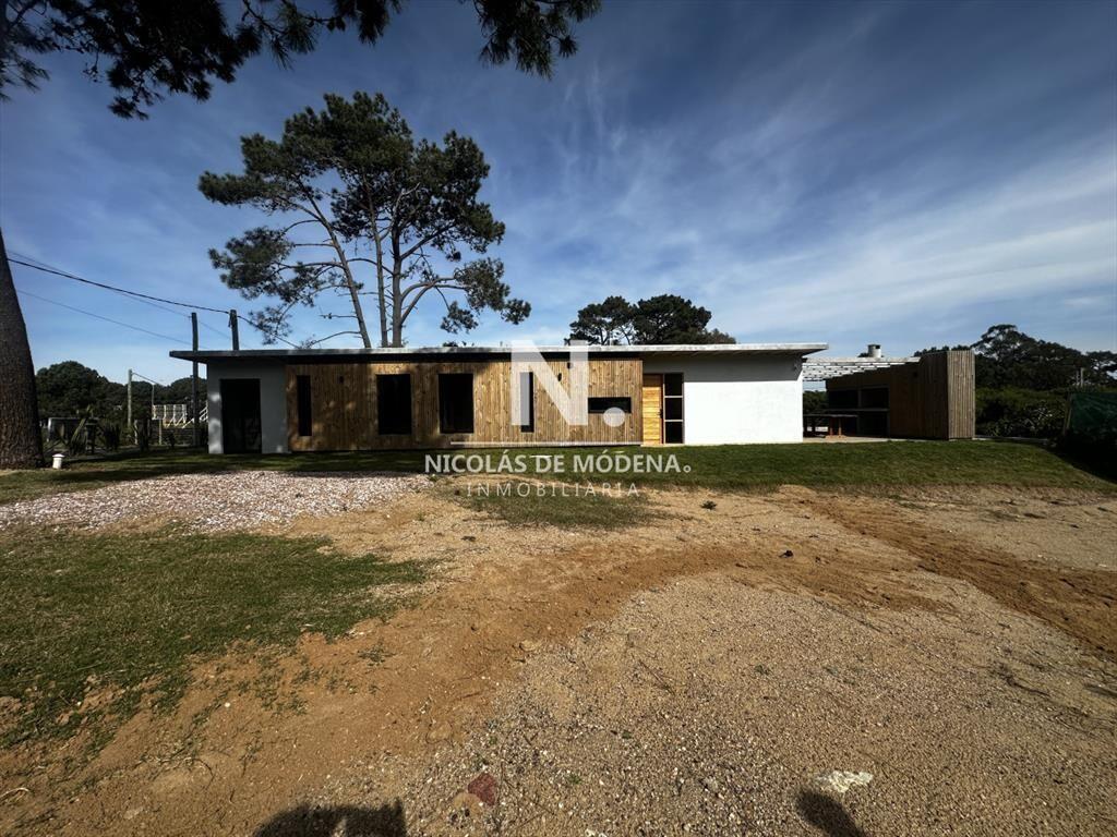 Venta casa a estrenar en barrio Club del lago