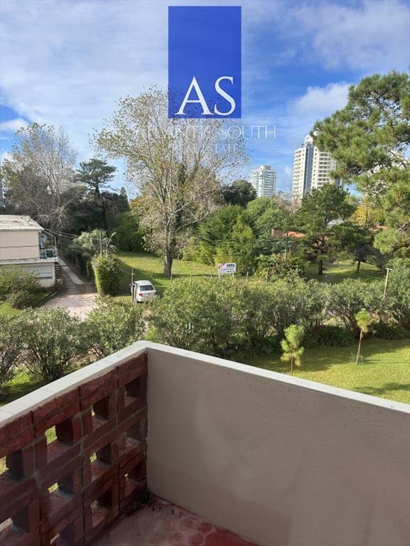 Apartamento de 2 dormitorios con 2 baños en Aidy