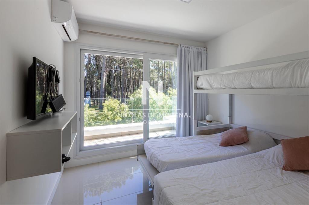 En venta apartamento en Punta Ballena de 4 en