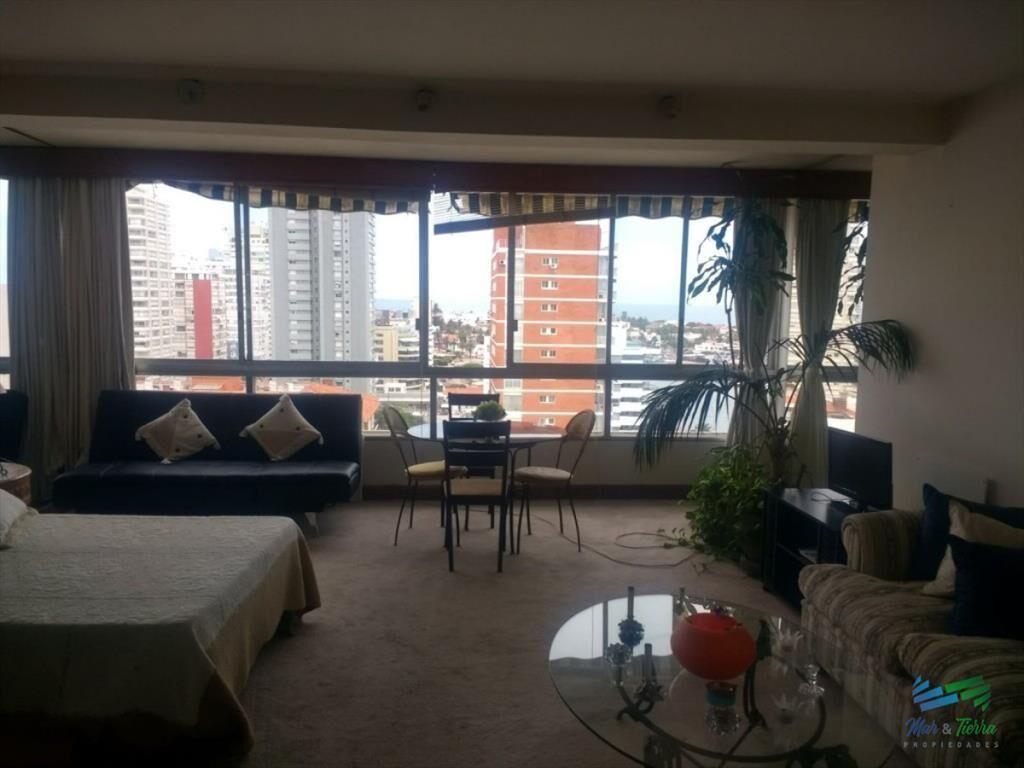 Monoambiente con vista al mar!