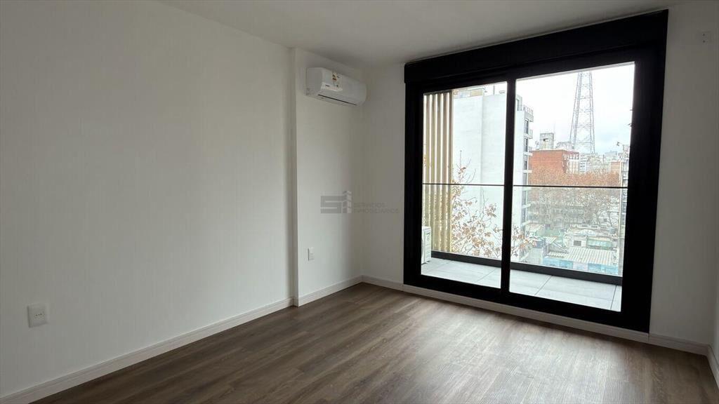 Si Alquila apartamento 1 dormitorio balcón estrena Cordón