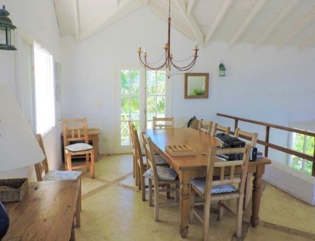 CASA EN VENTA DE 4 DORMITORIOS EN LA BARRA