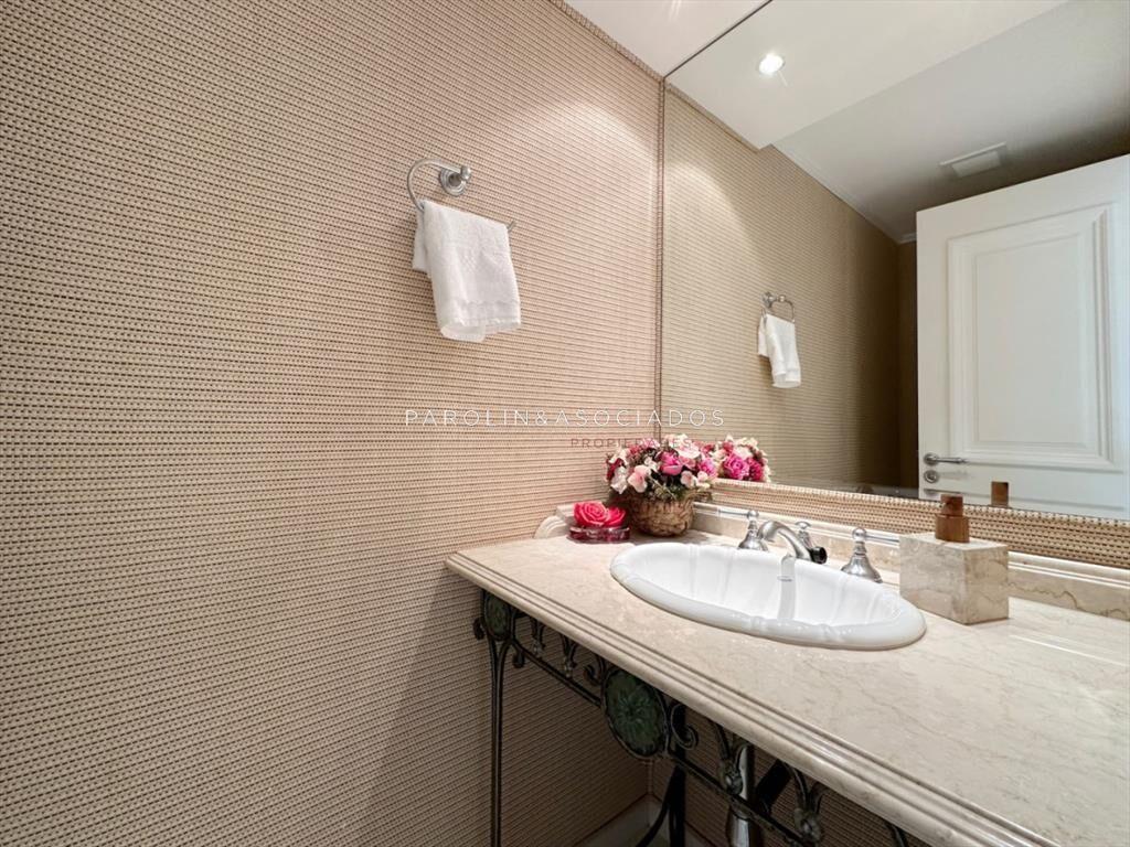Departamento en Venta de 3 Dormitorios en Tower,