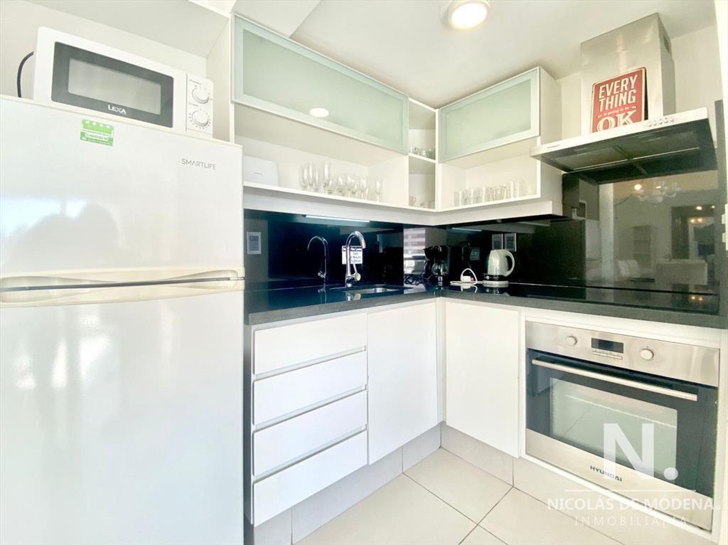 Apartamento de dos dormitorios en alquiler anual, Punta del