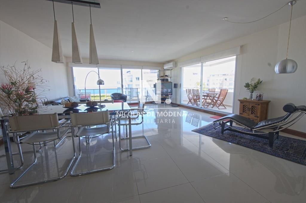 Apartamento en Pinares a la venta 3 dormitorios