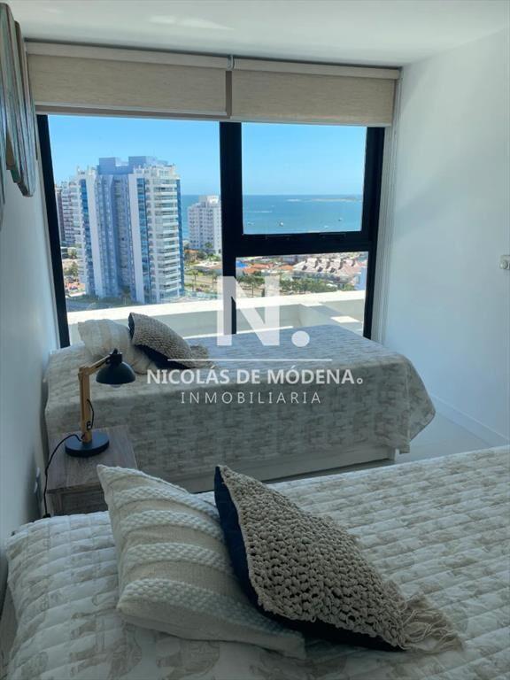Apartamento de tres dormitorios en venta, ARTOWER Punta del