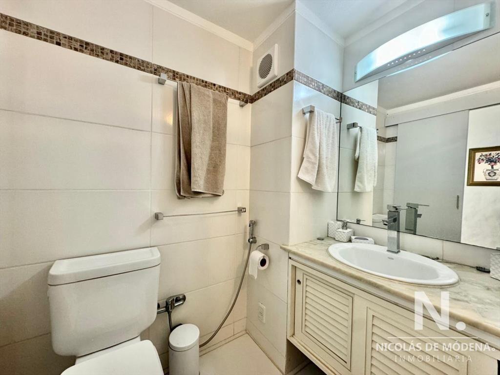 Apartamento reciclado de un dormitorio y medio en Penínsul