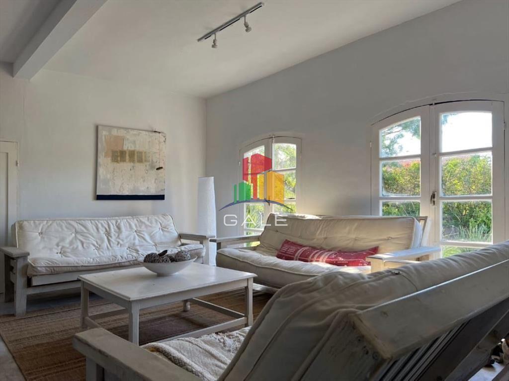 Amplia casa a la venta en Punta del Este de 6 dormitorios e