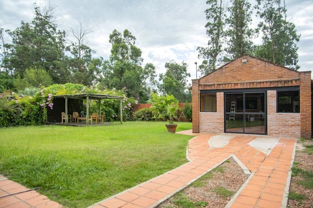 En venta casa de 3 Dormitorios en Jardines de