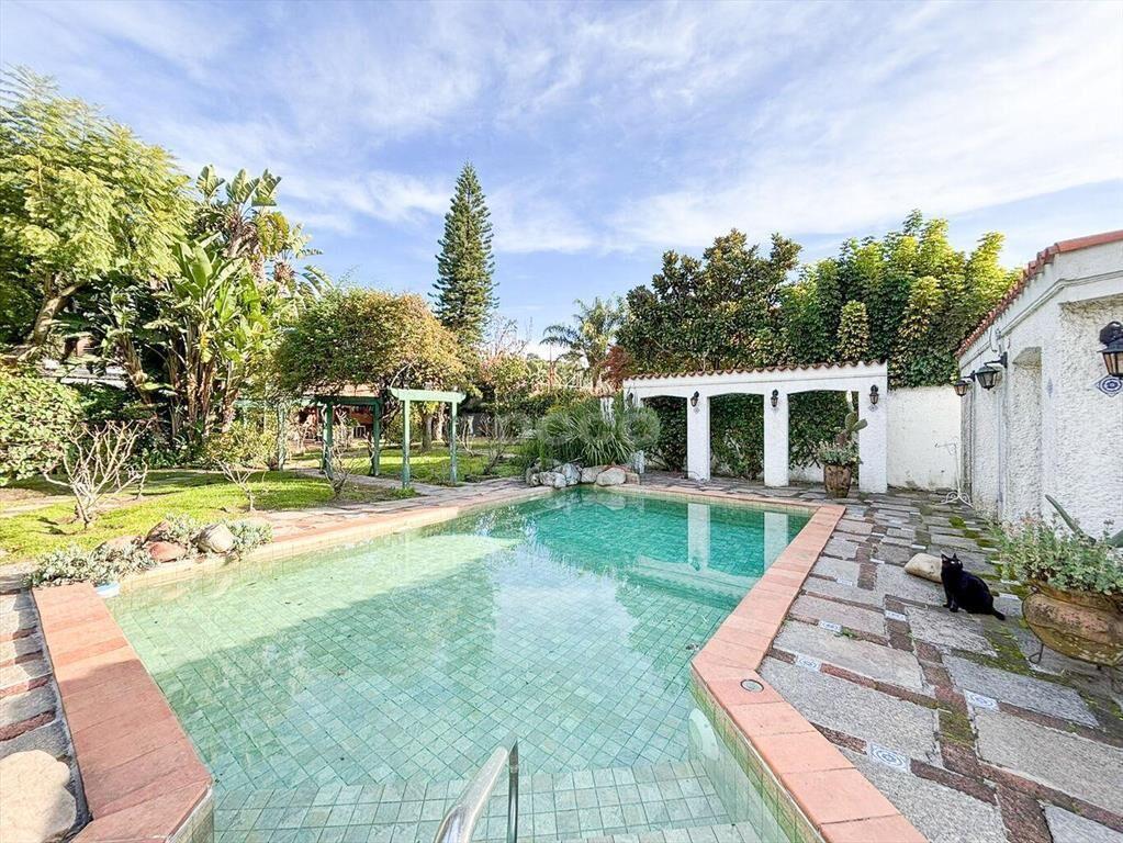 Casa en venta en el Prado, con gran jardín y piscina a metr