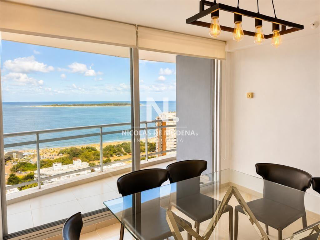 En venta apartamento de 3 dormitorios con vista
