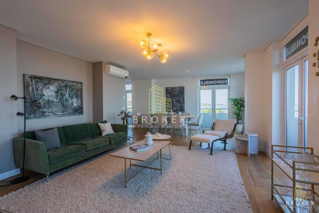 Apartamento en Rambla de Carrasco 4 dormitorios 5