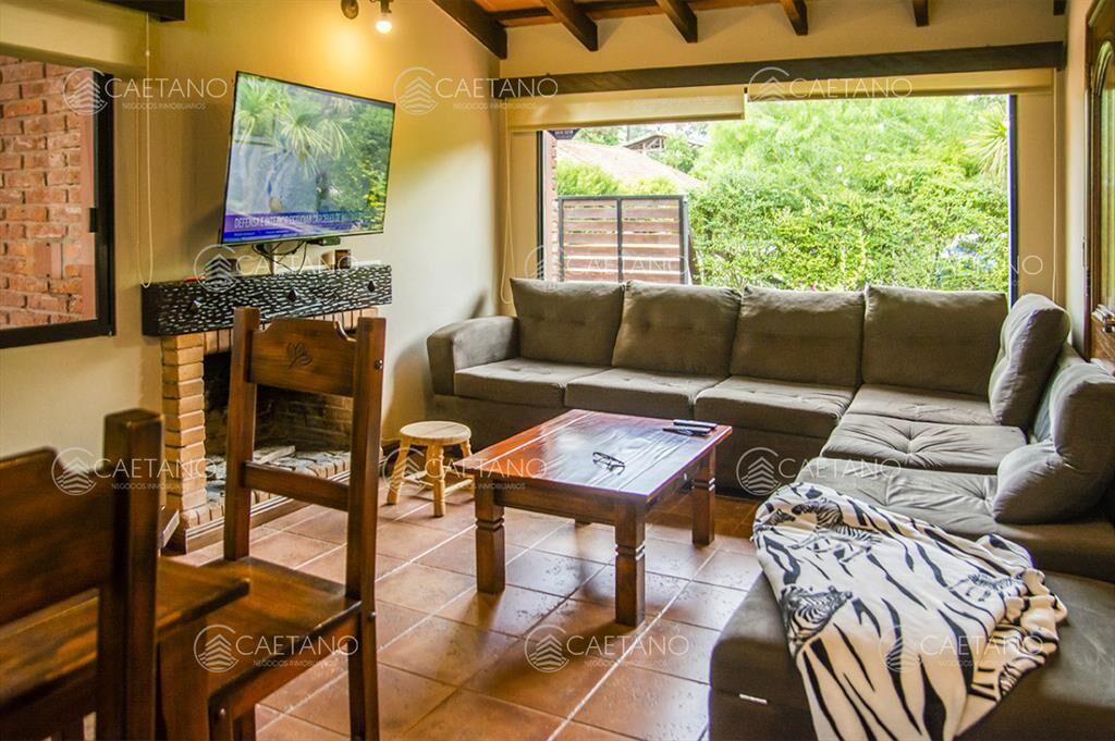 En venta casa de 3 Dormitorios en Jardines de con
