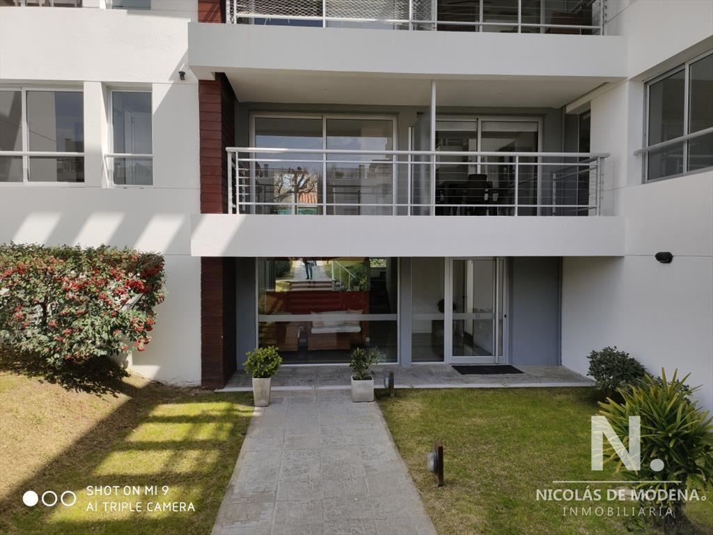 Apartamento a la venta con parrillero propio a estrenar