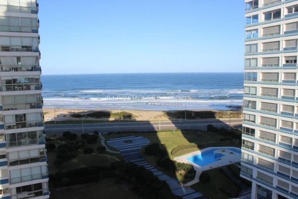 Apartamento en venta de 3 dormitorios en Ocean Tower, Punta