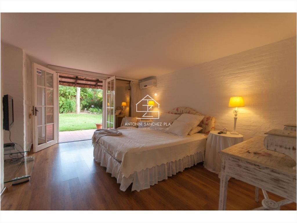Casa en Venta y Alquiler, Pinares, Punta del Este.