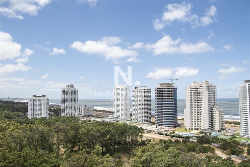 Apartamento con excelente ubicación.
