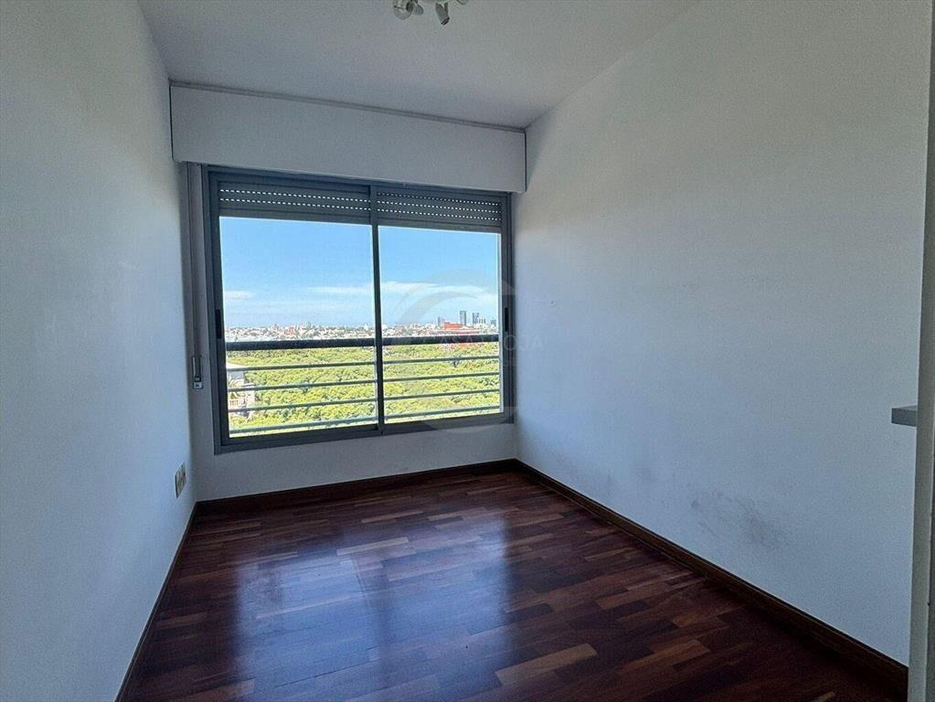 CASATROJA VENTA APARTAMENTO/OFICINA EN PARQUE BATLLE
