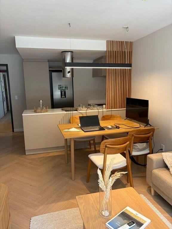 Venta, monoambiente con balcón y amenities, en Malvín.