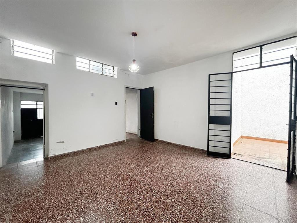 Casa (PH) a la Venta en Pocitos con Dos Dormitorios, Garaje