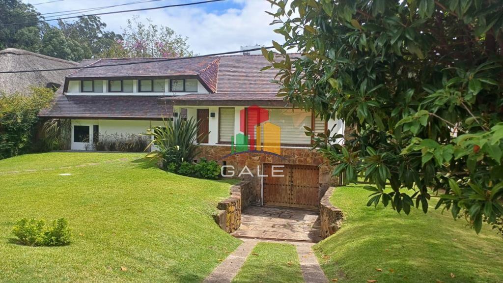 Vende gran casa para vivir todo el año, de 3 en