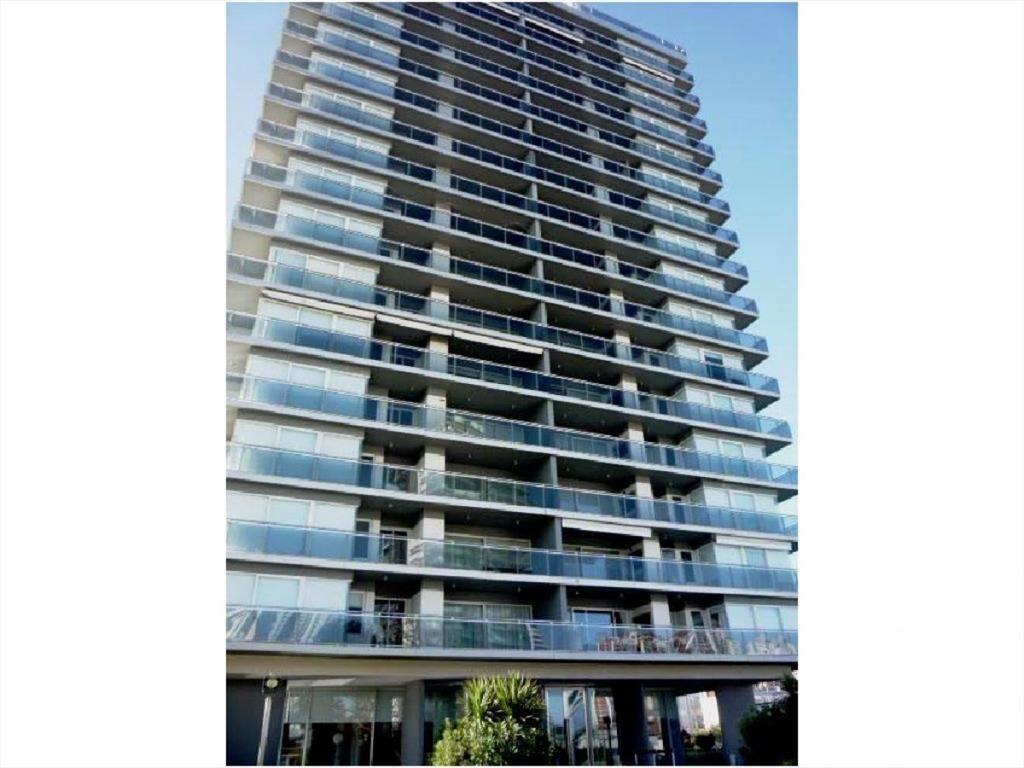 VENTA DE DEPARTAMENTO DE 3 DORMITORIOS TORRE MANHATTAN