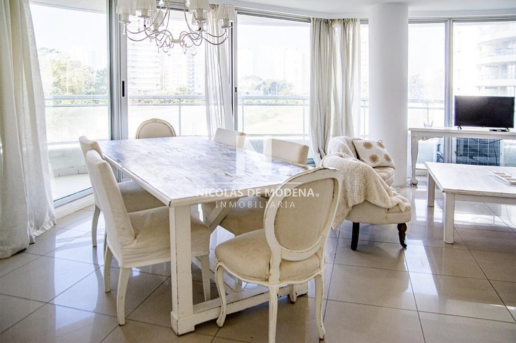 Apartamento en venta de 3 dormitorios Punta Del