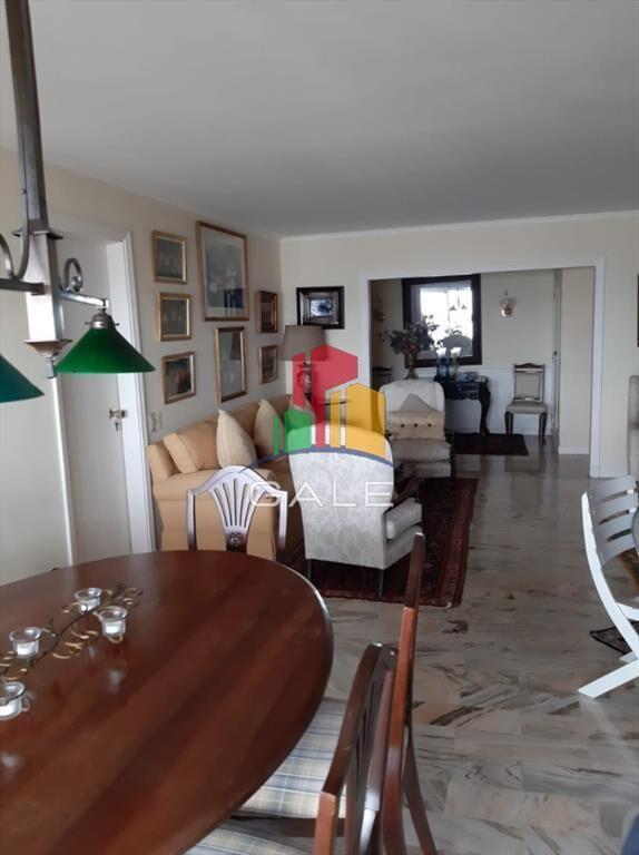 Impresionante Apartamento En Edificio Tradicional