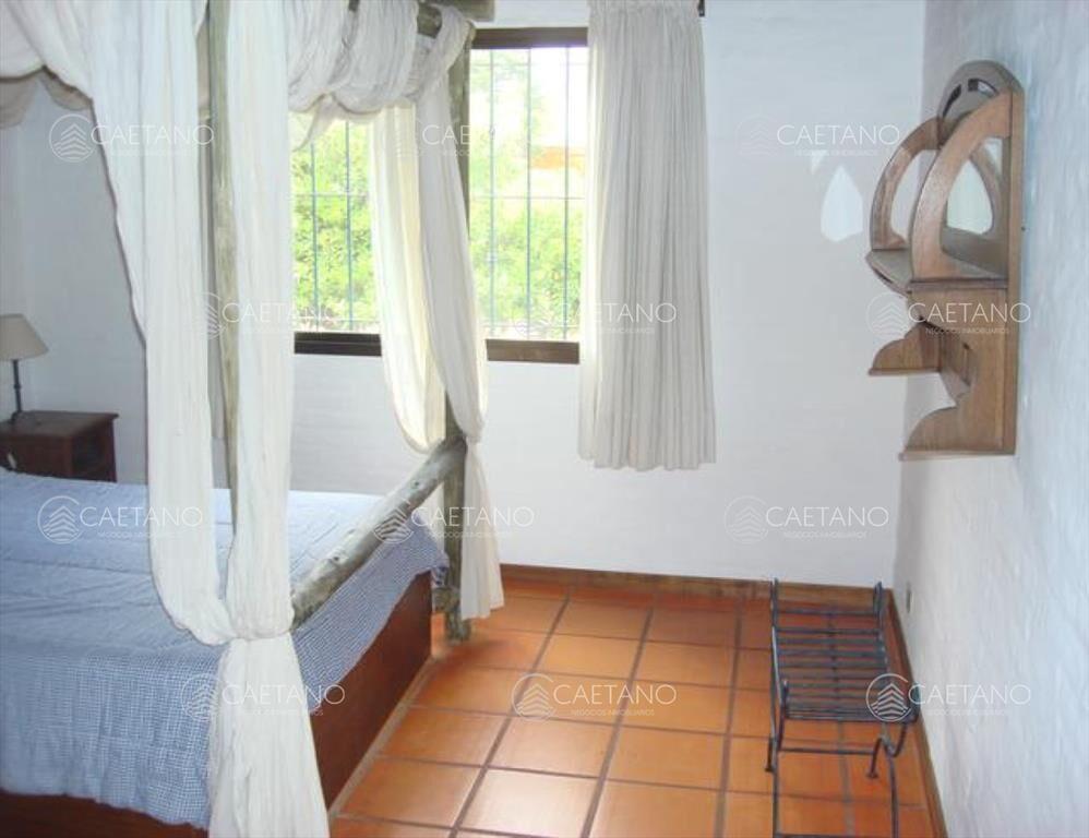 CASA EN PROPIEDAD HORIZONTAL, EN ZONA DE TIO TOM