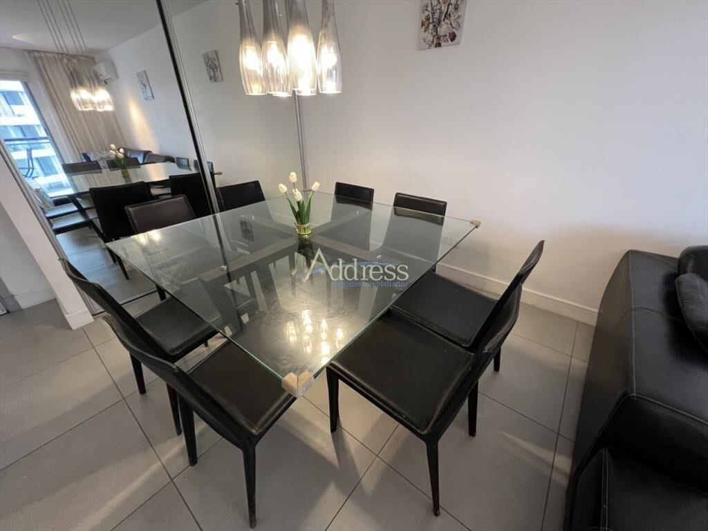 Apartamento de 2 dormitorios 2 baños, en venta.