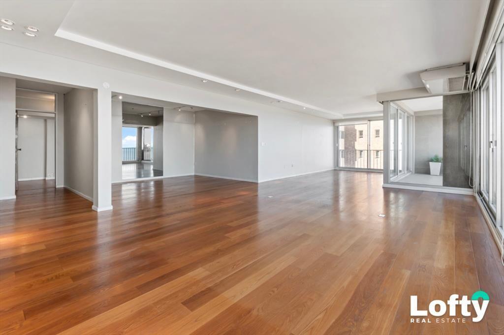 Apartamento en venta de 4 dormitorios 2 Garajes y Terraz...