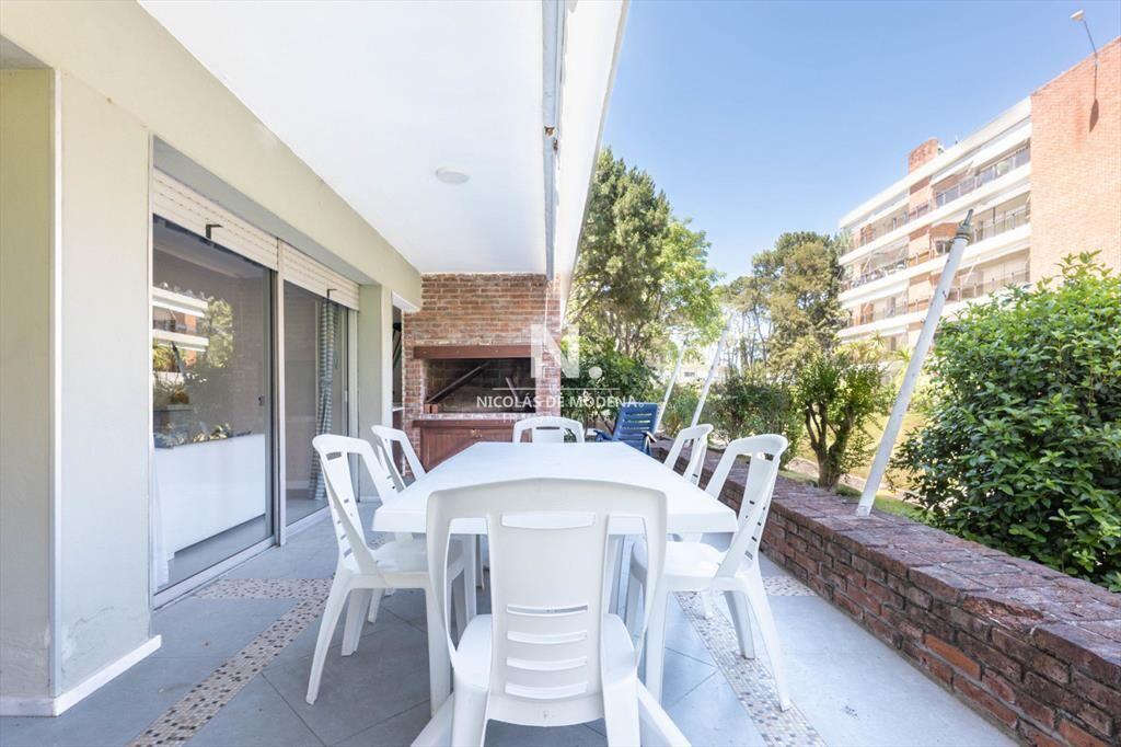 EDIFICIO PLAYA MANSA  ARCE - 3 DORM