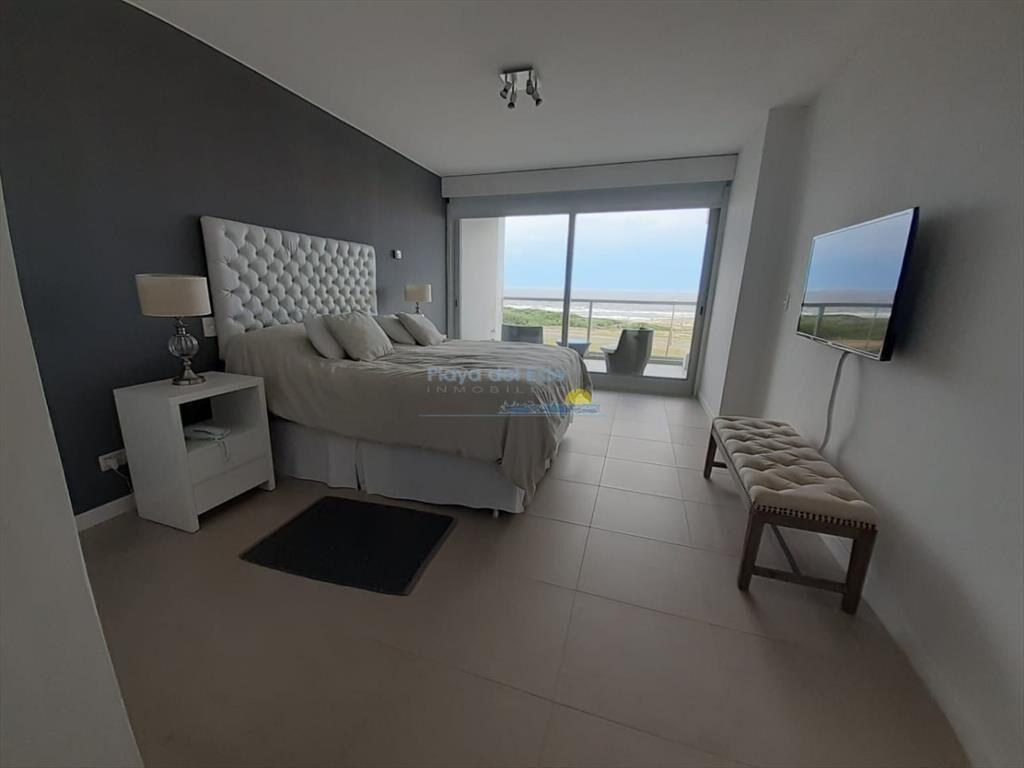 Apartamento de 2 Dormitorios en Torre Le Parc , ,