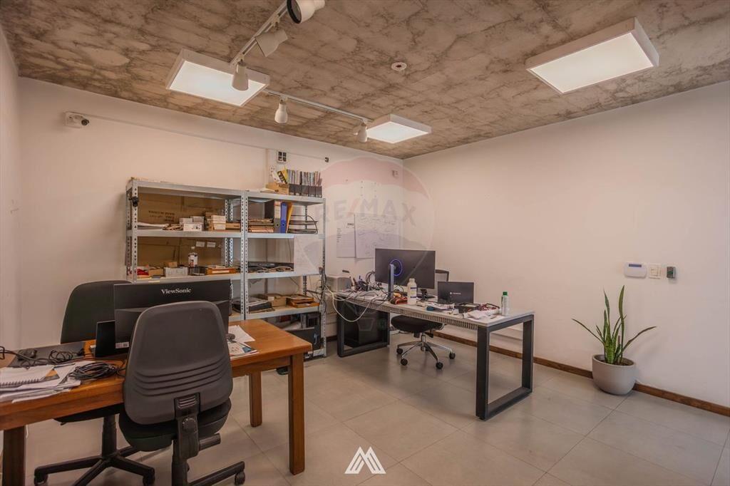 Venta depósito oficinas y local comercial Pocitos