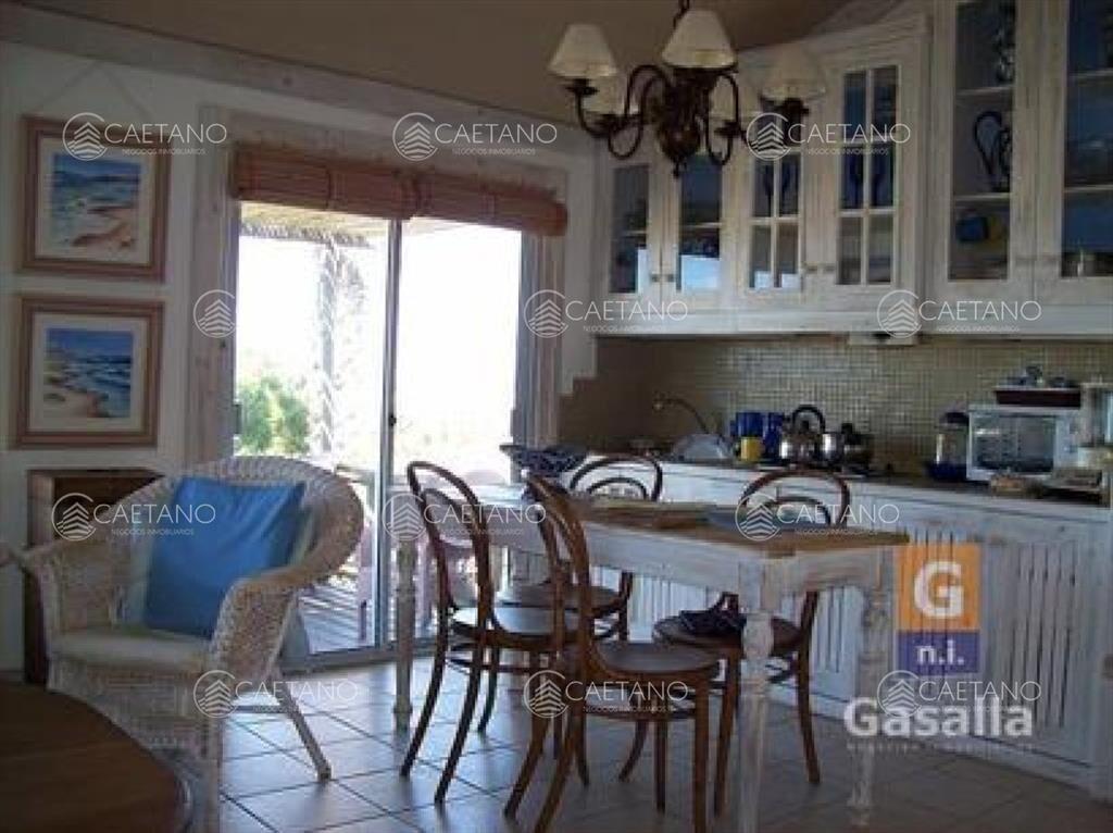 Casa en venta en El Chorro a 200 mts del mar