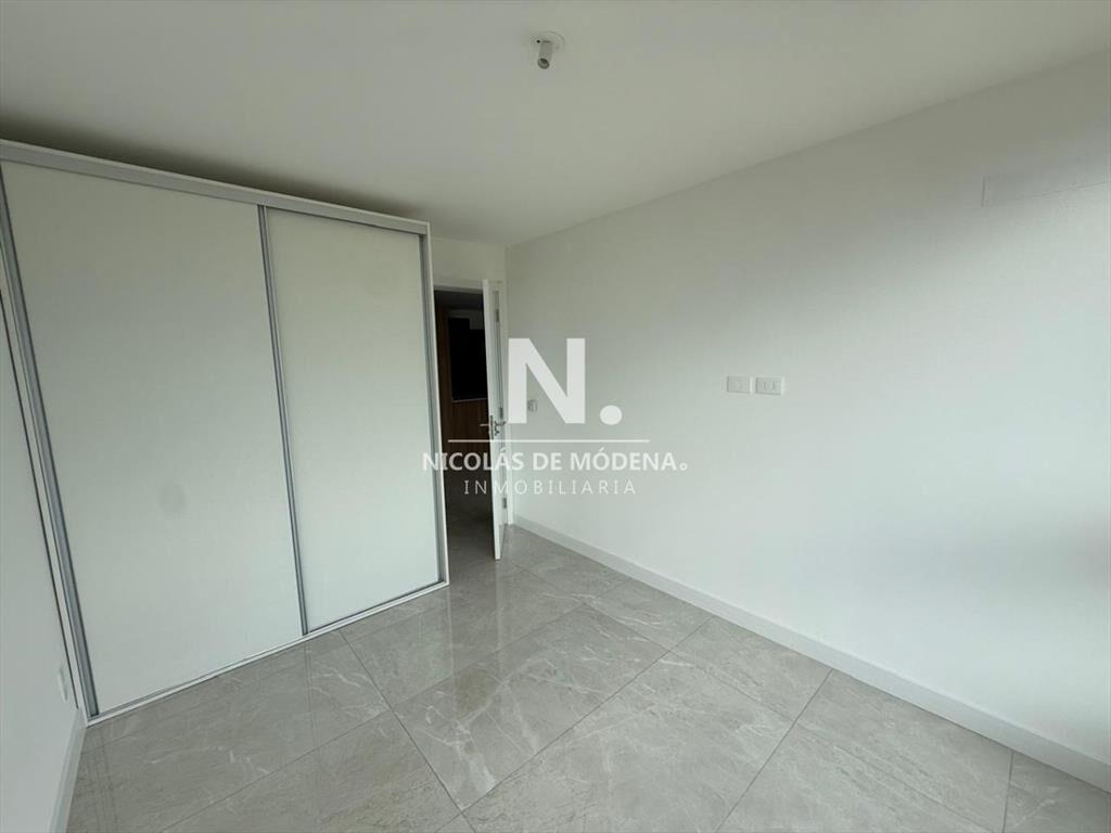 Vende apartamento de 1 dormitorio y medio en del