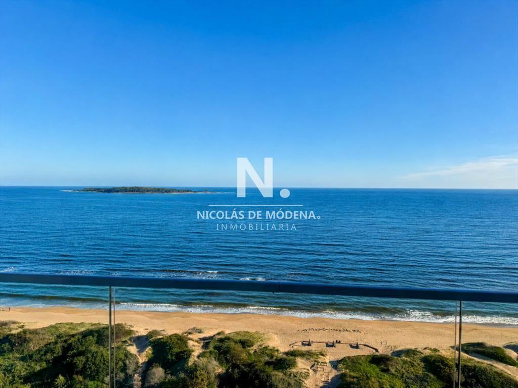 Departamento exclusivo en venta, primera linea de