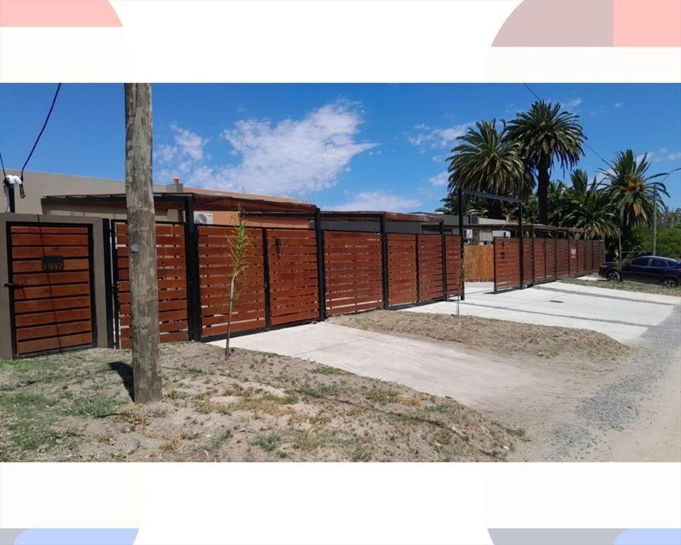Casa 3 ambientes en VENTA en Colonia con piscina