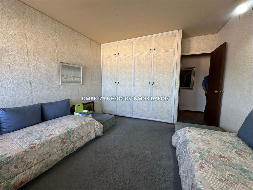 Venta apartamento 4 dormitorios Pocitos, sobre Rambla con e