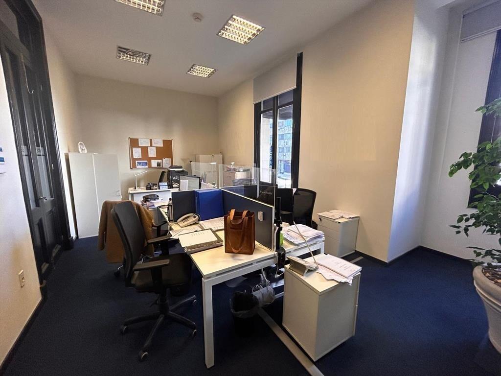 Oficina, Sarandi y Bartolomé Mitre, 400 m2, pronta para ent