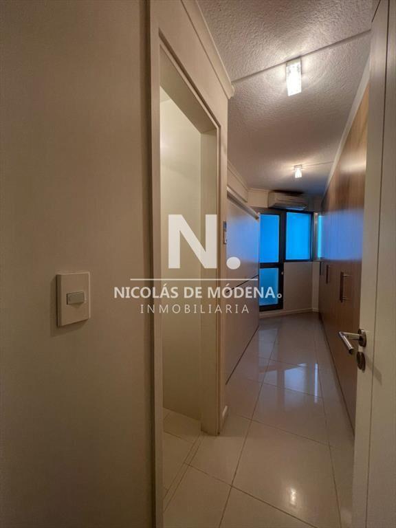 Vende apartamento de 3 dormitorios en Roosevelt.