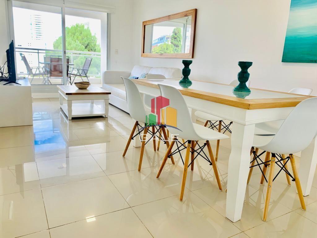 apartamento en zona de Aidy Grill, con parrillero propio