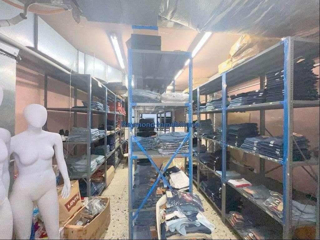 ALQUILER Local comercial de 120m2 en Centro sobre 18 de jul