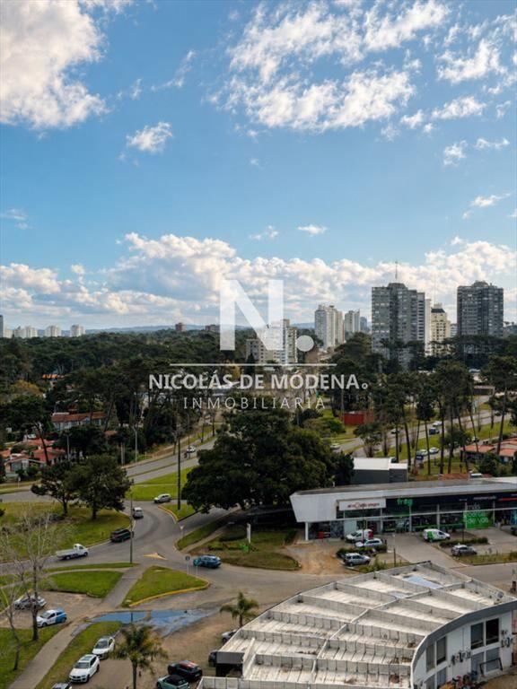 En venta en edificio Yoo, apartamento de 1 dormitorio y med