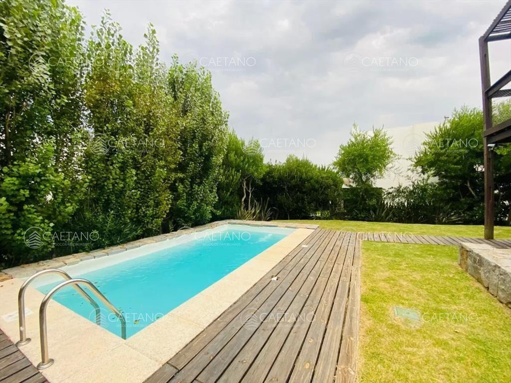 Venta casa 5 dormitorios Punta Piedras