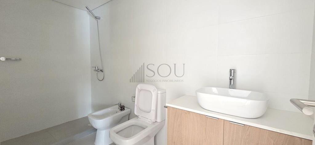 VENTA APARTAMENTO CON RENTA 2 DORMITORIOS Y PARRILLERO CORD