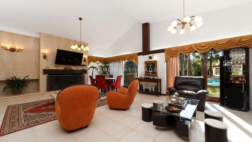 MUY LINDA CASA EN ENTORNO SUPER AGRADABLE