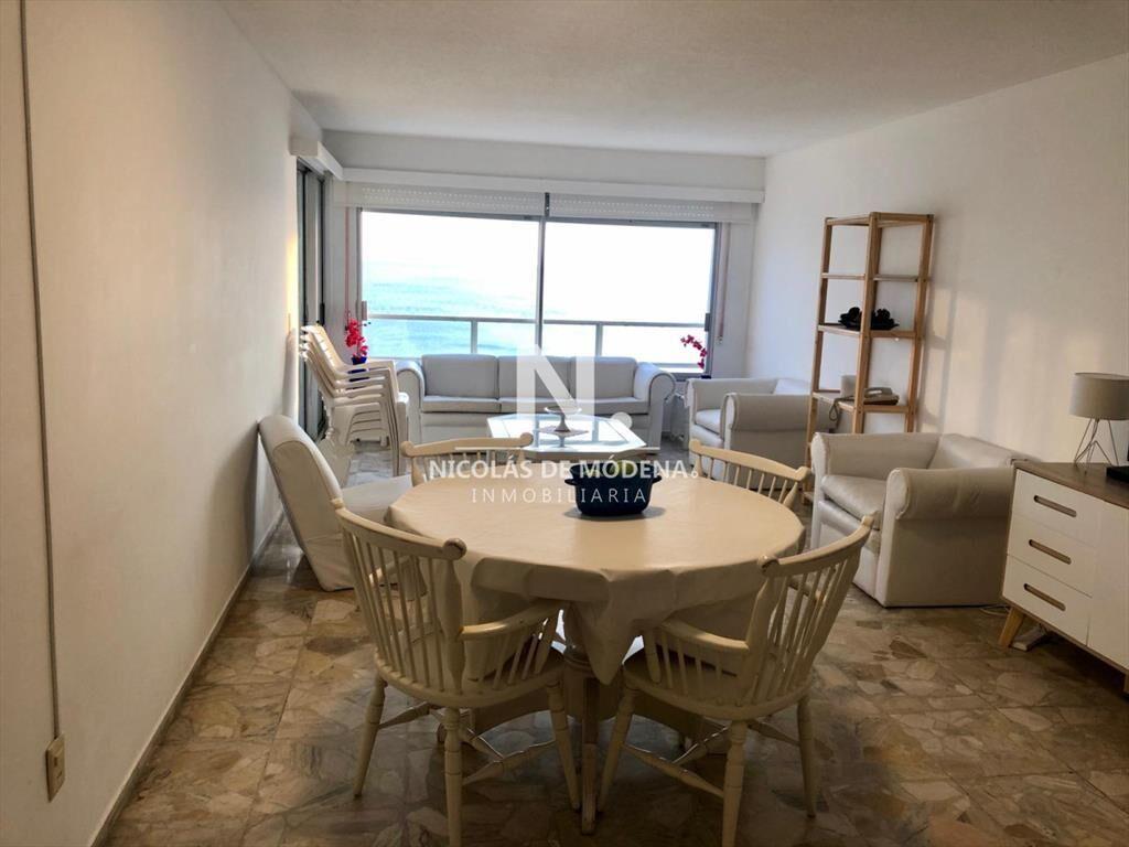 Amplio apartamento en venta Punta del Este