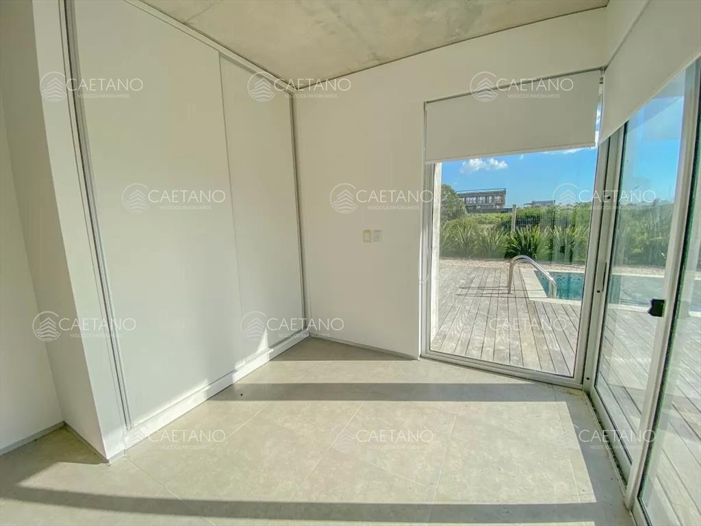 Casa en venta de 3 dormitorios frente al mar en